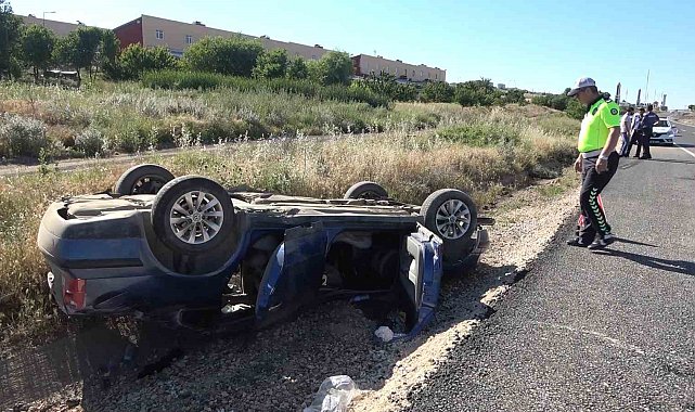 Takla atan otomobil hurdaya döndü: 5 yaralı
