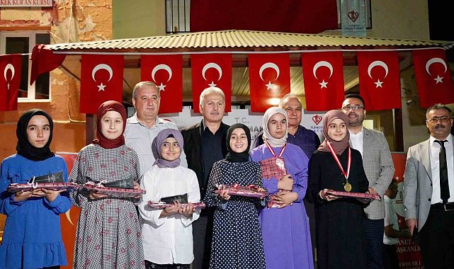 12 binden fazla öğrencinin katıldığı yaz Kur'an kurslarına hediyeli kapanış
