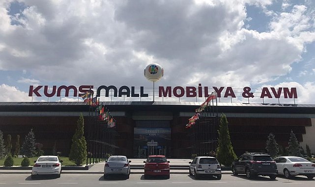 200'ü aşkın mobilya mağazası ve modanın ünlü markaları bir arada