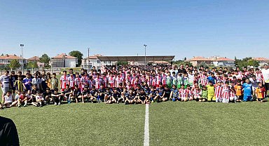 400 sporcuyla futbol şenliği