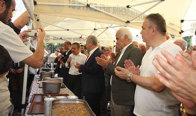 AHİD'den vatandaşlara aşure