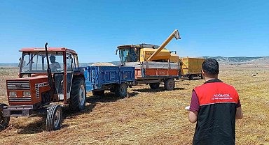 Akdağmadeni'nde biçerdöverler dane kaybına karşı kontrol ediliyor