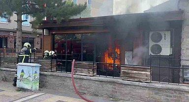 Aksaray'da bir kafe alev alev yandı