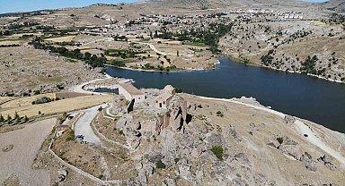 Aksaray'daki Yüksek Kilise ziyaretçilerini ağırlıyor