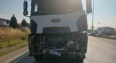 Ankara'da çöp kamyonu ile hafriyat kamyonu çarpıştı: 2 yaralı