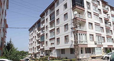 Apartmanın 4'üncü katından düşen zihinsel engelli çocuk yaşama tutunamadı