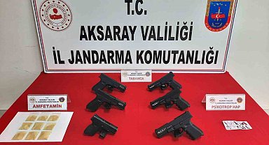 Arabadan uyuşturucu, motor kısmından silah çıktı