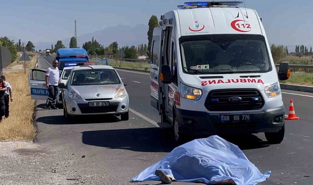 Arızalanan aracını emniyet şeridine çeken sürücü canından oldu
