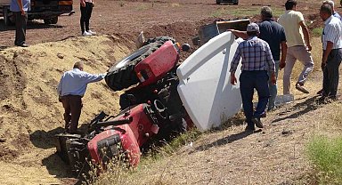 Arpa ve buğdayları satmaya giderken traktörün altında can verdi