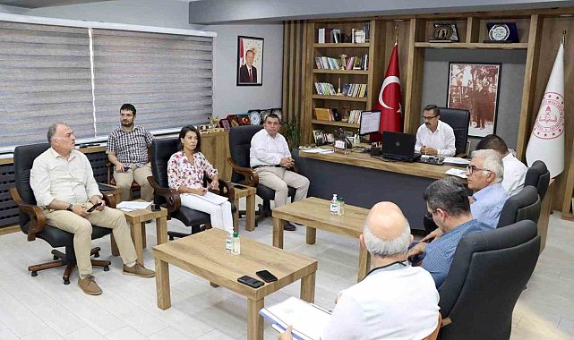 Aslan'dan "ders kitapları masada olsun" talimatı