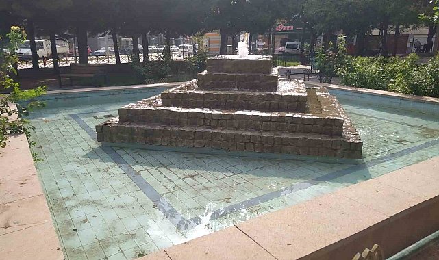 Azerbaycan Dostluk ve Kardeşlik parkına bakım ve süs havuzu onarı yapıldı