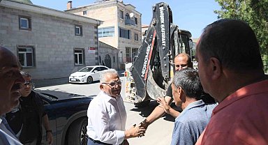 Başkan Büyükkılıç Yemliha'da Vatandaşın Taleplerini Dinledi