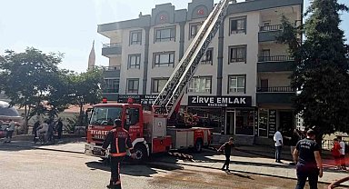 Başkentte alevlerin sardığı apartman çatısı küle döndü