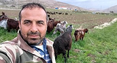 Bir çift keçi ile başladı, çiftlik kurdu