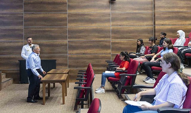 Büyükkılıç, TOKİ Genç KAYMEK Tesisleri'nde kursiyerlerle buluştu