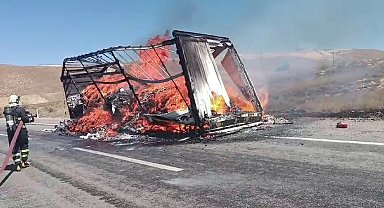 Çocuk bezi ve ıslak mendil yüklü dorse alev alev yandı