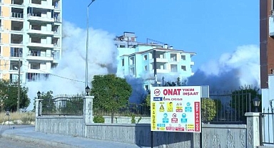 Depremde ağır hasar alan binayı dinamit yıkamadı! 'Ramazan abi yarım kaldı'