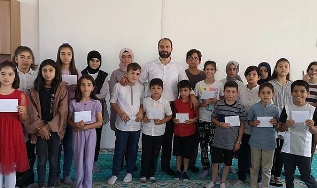 Dereceye giren öğrenciler para ile ödüllendirildi