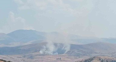Develi'de anız yangını: Ekipler söndürmek için çalışıyor