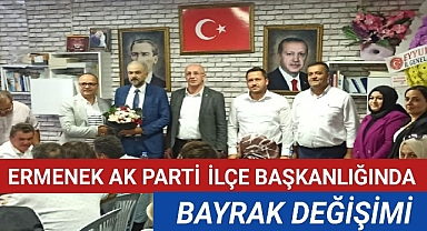 ERMENEK AK PARTİ İLÇE BAŞKANLIĞINDA YOĞUN KALABALIK İLE BAYRAK DEĞİŞİMİ