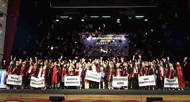 ERÜ Eğitim Fakültesi 2022-2023 Mezunlarını Verdi