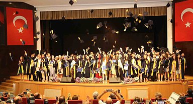 ERÜ Fen Fakültesi 2022-2023 Mezunlarını Verdi