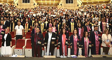 ERÜ Halil Bayraktar Sağlık Hizmetleri MYO yeni mezunlarını verdi