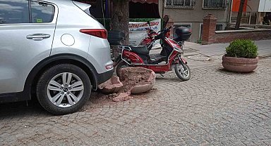 Eskişehir'de şanssız beton saksı yine hedef oldu