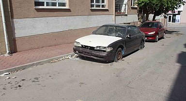 Esrarengiz otomobil merak konusu