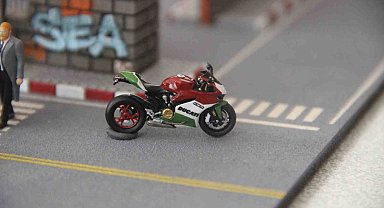 Gerçeğini aratmayan minyatür modelleriyle yoğun ilgi görüyor
