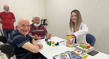 Geriatri Atölyesi'nde yaşlılara destek olunuyor