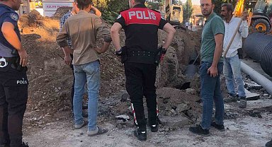 Göçük altında kalan iki işçi yaralandı