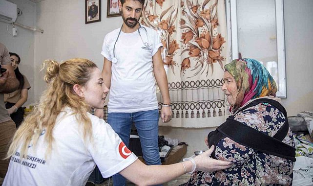 Hanım teyzenin ihtiyaçları Mersin Büyükşehir Belediyesi tarafından karşılandı