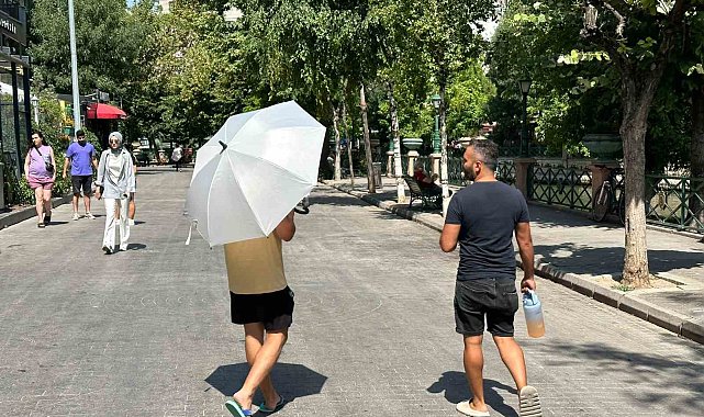Hava sıcaklıkları düşerken güneşe karşı şemsiye önlemi devam ediyor