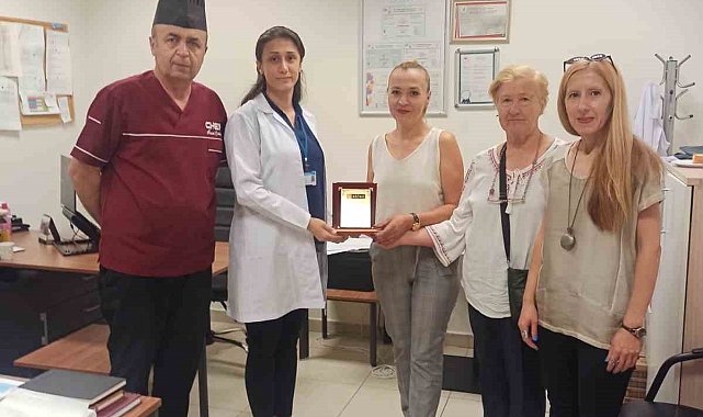Hayvan severlerden Şehir Hastanesi'ne teşekkür plaketi