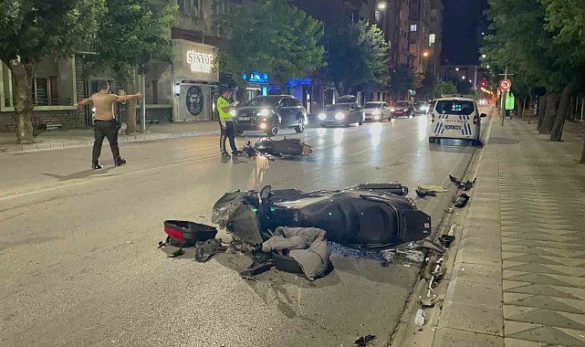 İki motosiklet kafa kafaya çarpıştı: 4 yaralı