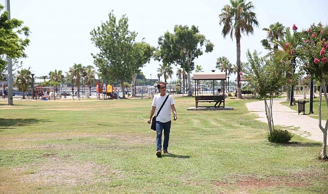 İranlı profesör daha adil bir dünya için Kayseri'den Mersin'e yürüdü