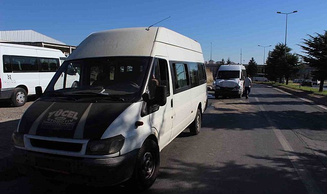 İşçi servisleri çarpıştı: 10 yaralı