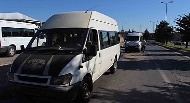 İşçi servisleri çarpıştı: 10 yaralı