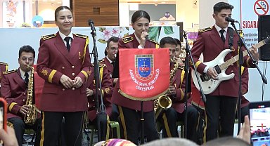 Jandarma Genel Komutanlığı Bandosu Kırıkkale'de vatandaşlar için sahne aldı