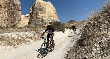 Kapadokya'da 35 kilometre pedal çevirdiler