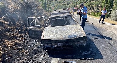 Karaman'da alev alan otomobil demir yığınına döndü