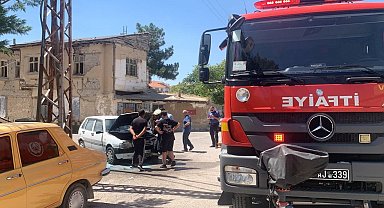 Karaman'da park halindeki otomobilde yangın çıktı
