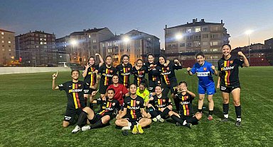 Kayseri Kadın FK yarı finalde