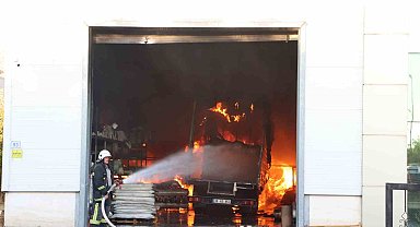 Kayseri'de koltuk fabrikasında yangın