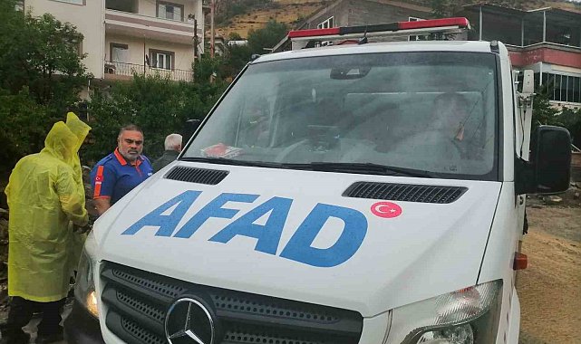 Kayseri'de sağanak yağış sele neden oldu