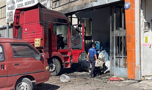 Kayseri'de tırın yakıt deposu patladı: 1'i ağır 2 yaralı