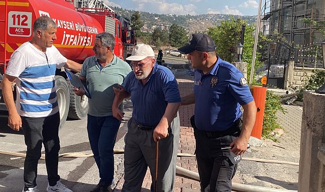 Kayseri'de yangında binada mahsur kalanlar kurtarıldı