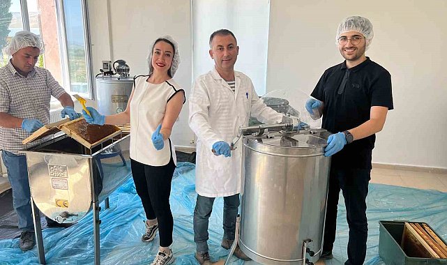KAYÜ Yeşilhisar Meslek Yüksekokulunda Bal Hasadı Yapıldı
