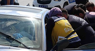Kazada araçta sıkışan sürücünün feryadı yürekleri dağladı